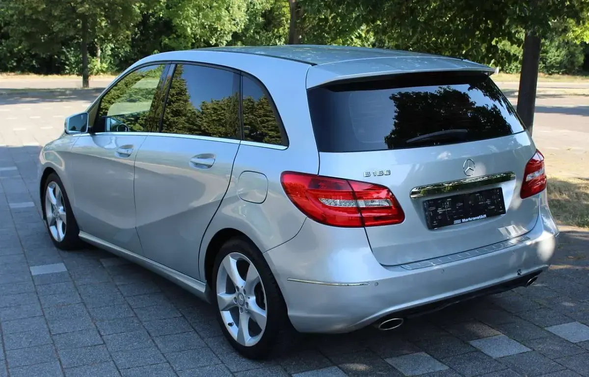 Gebraucht Mercedes B180 122 PS (89 kW) 2014 Polarsilber  metalliclack Kleinwagen