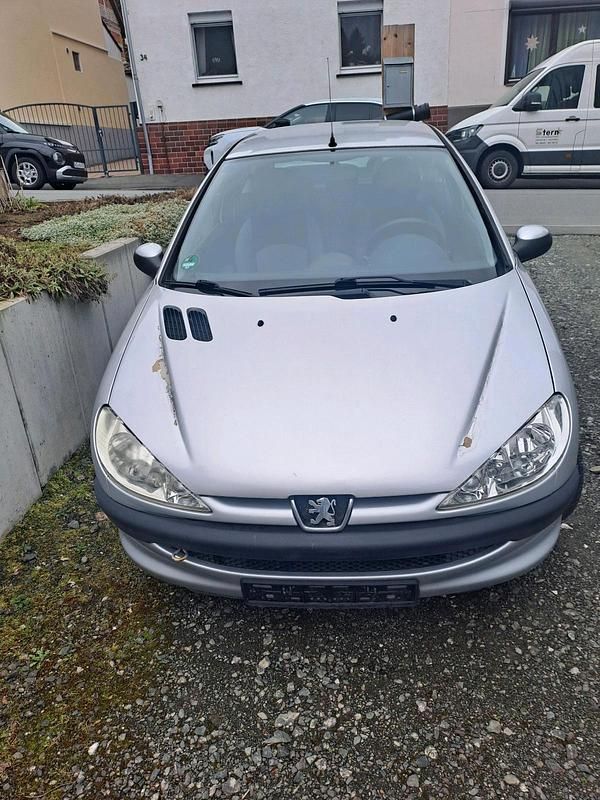 Gebraucht Peugeot 206 60 PS (44 kW) 2004 Silber Coupé