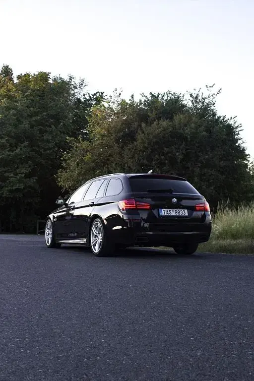 Gebraucht BMW M550 Performance 381 PS (280 kW) 2016 Schwarz Limousine