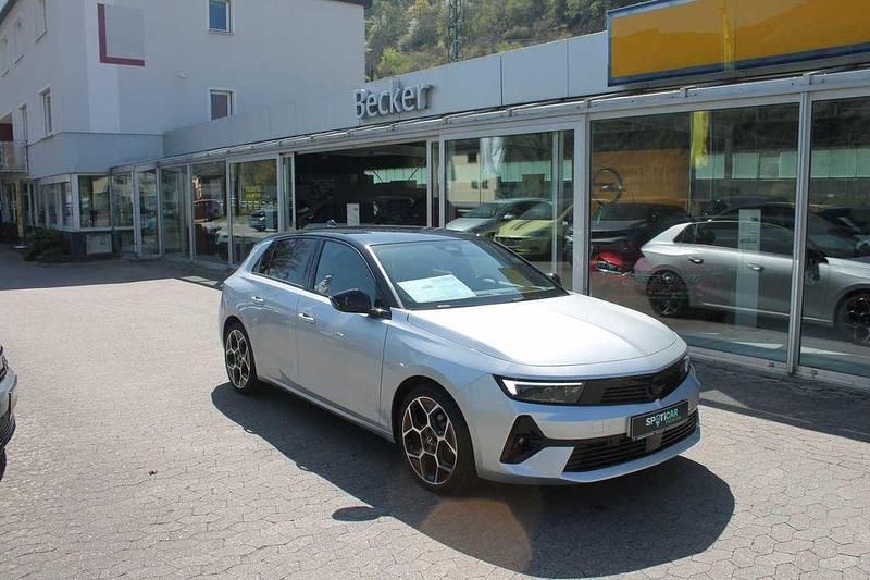 Silber Gebraucht 2023 Opel Astra Limousine | 24.999 € (Teuer) - Bild 1/4