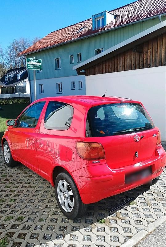 Gebraucht Toyota Yaris 65 PS (47 kW) 2003 Rot Kleinwagen