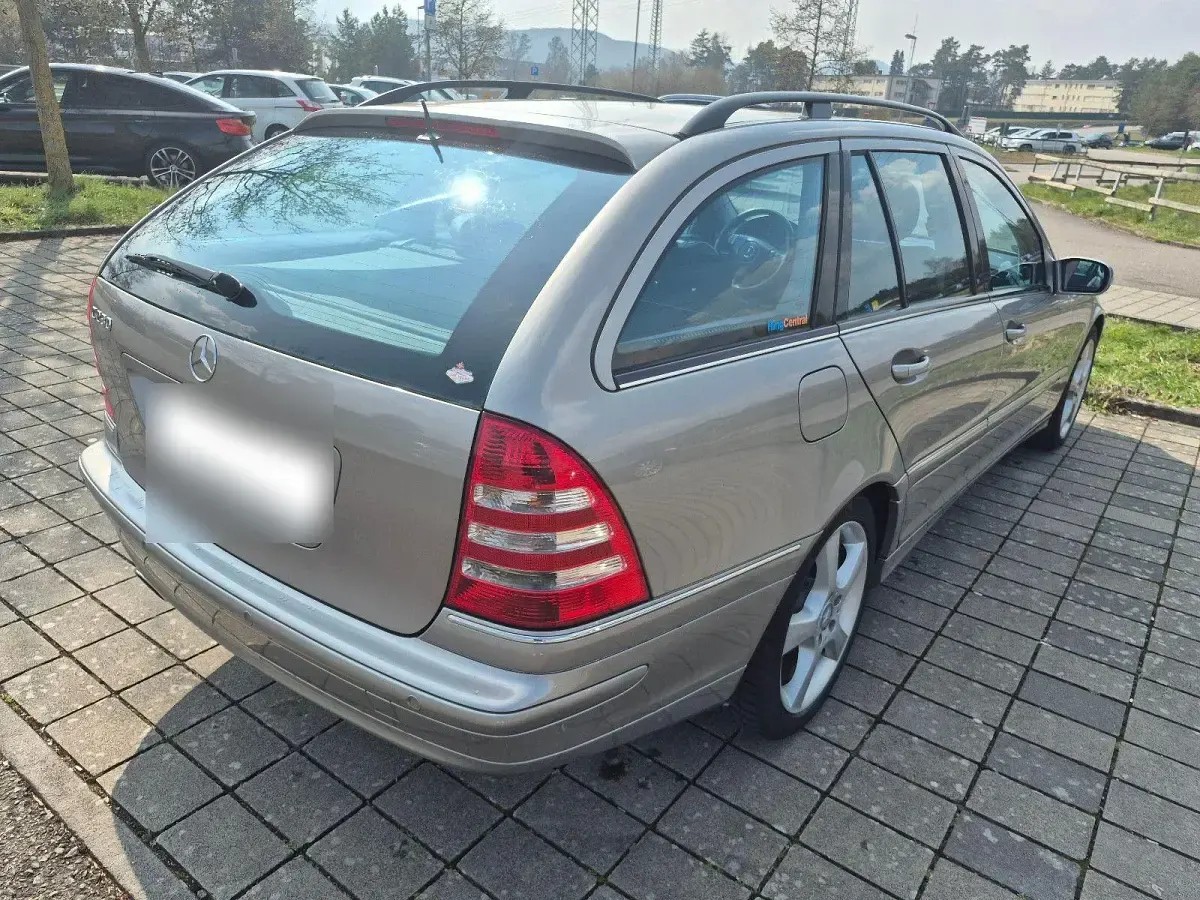 Gebraucht Mercedes C230 Avantgarde 204 PS (150 kW) 2007 Gold Kombi