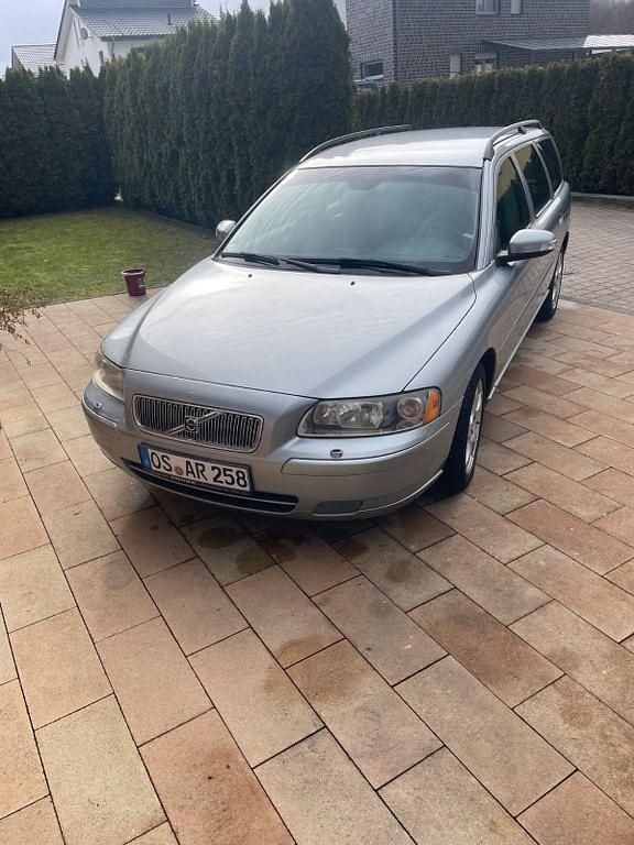 Gebraucht Volvo V70 Momentum 185 PS (136 kW) 2007 Silber Kombi