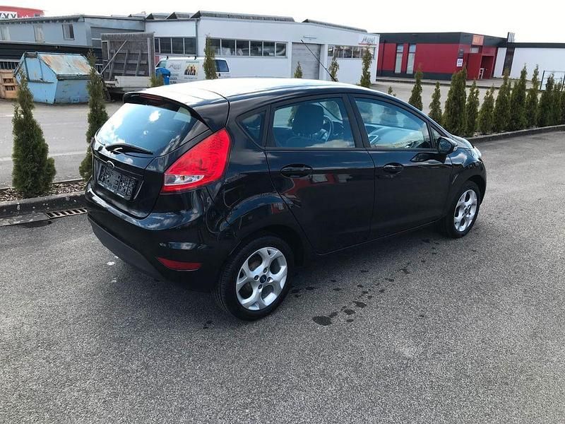 Gebraucht Ford Fiesta Trend 82 PS (60 kW) 2012 Schwarz Kleinwagen