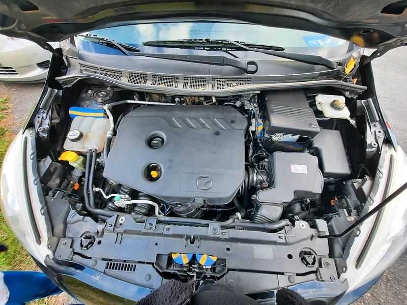 Gebraucht Mazda 5 116 PS (85 kW) 2011 Schwarz Van / Kleinbus