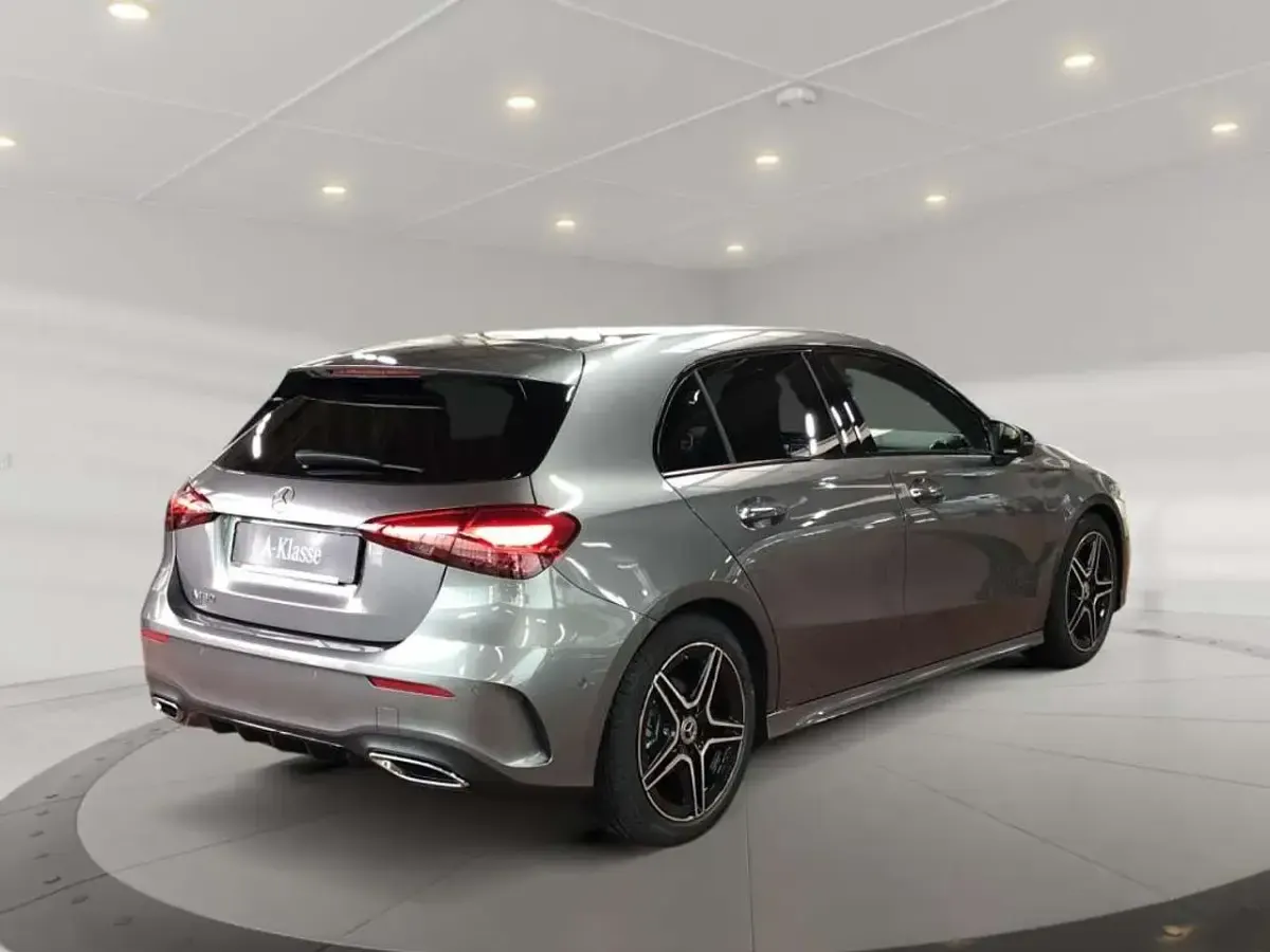 Gebraucht Mercedes A180 AMG 136 PS (100 kW) 2024 Grau Limousine