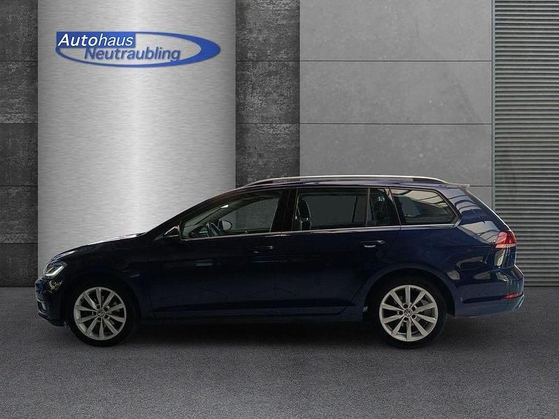 Gebraucht VW Golf VII Highline 125 PS (91 kW) 2017 Atlantik blau Kombi