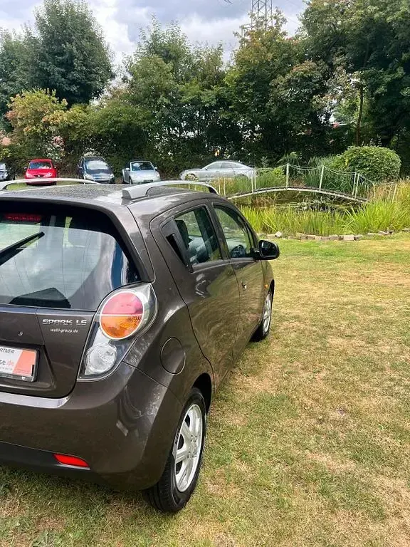 Gebraucht Chevrolet Spark LS 82 PS (60 kW) 2011 Braun Kleinwagen