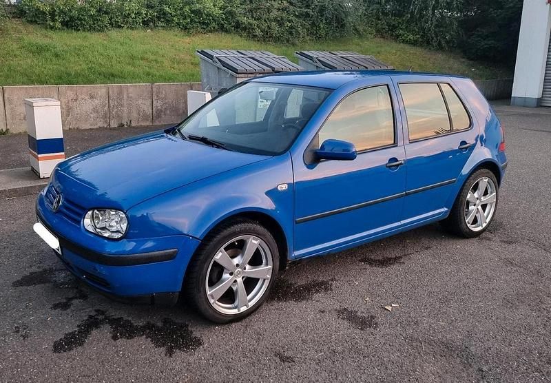Blau Gebraucht 2000 VW Golf IV Edition Kleinwagen | 800 € (Superpreis) - Bild 1/4
