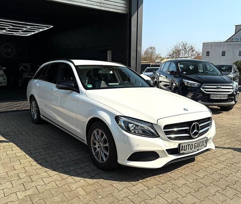 Gebraucht Mercedes C180 156 PS (114 kW) 2017 Weiß Kombi