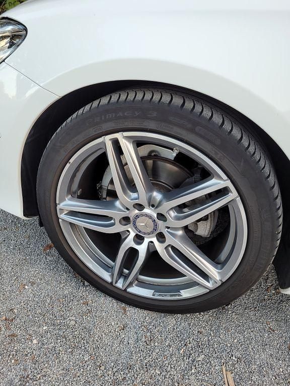 Gebraucht Mercedes E220 194 PS (142 kW) 2018 Limousine