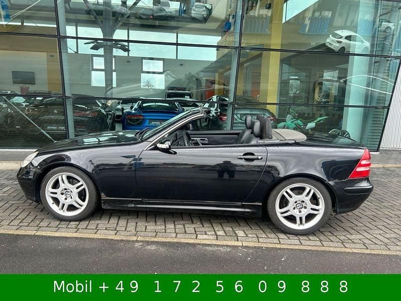 Obsidianschwarz metalliclack Gebraucht 2002 Mercedes SLK230 AMG Cabrio | 3.500 € (Guter Preis) - Bild 1/4