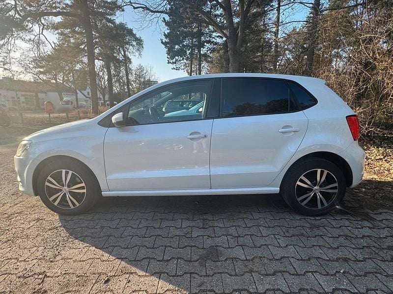 Gebraucht VW Polo Highline 105 PS (77 kW) 2015 Weiß Kleinwagen