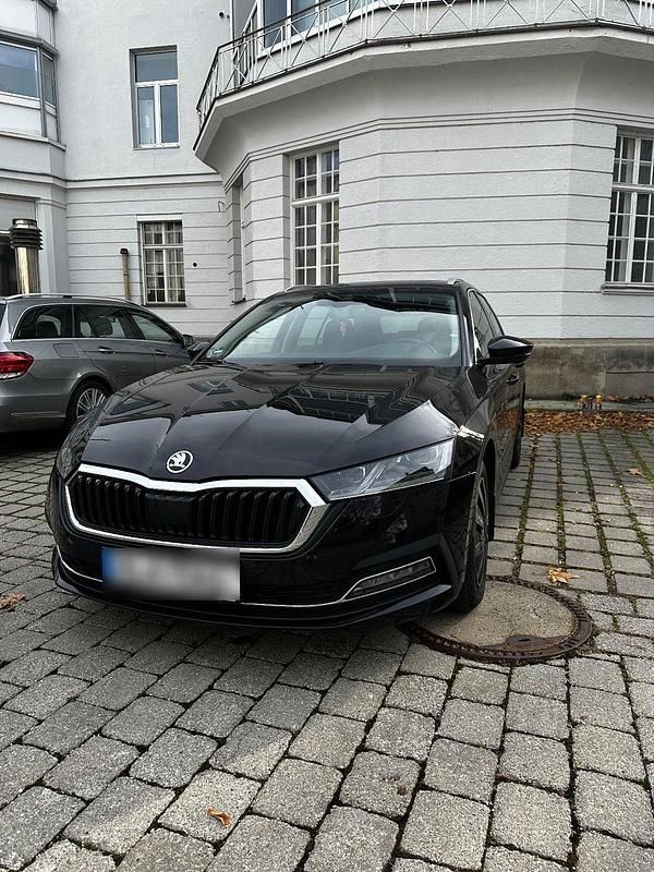 Gebraucht Skoda Octavia First Edition 150 PS (110 kW) 2020 Schwarz Kombi