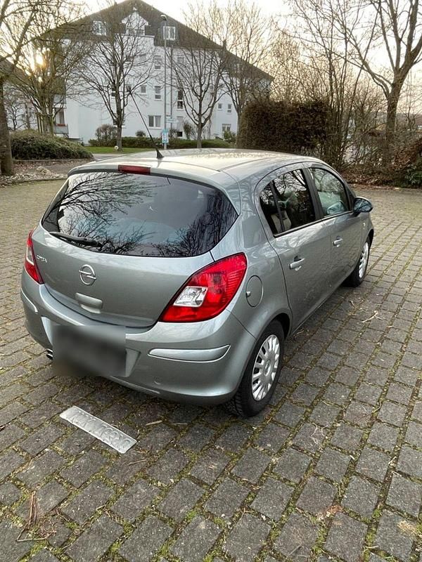 Gebraucht Opel Corsa Innovation 87 PS (63 kW) 2011 Silber Kleinwagen