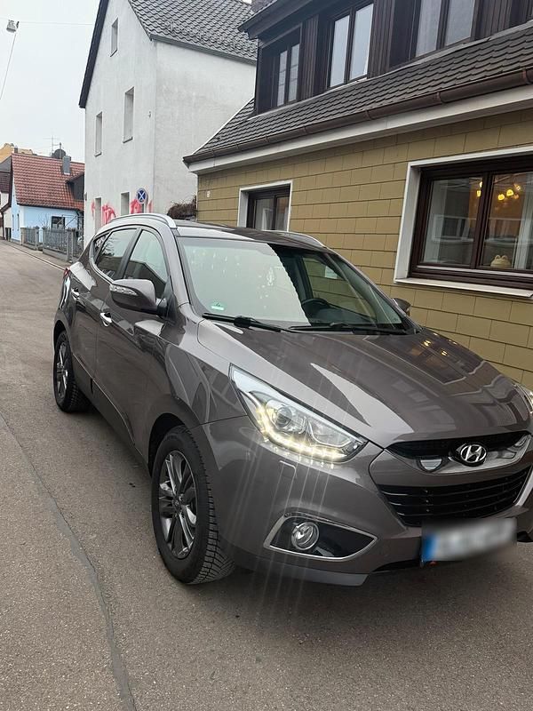 Braun Gebraucht 2014 Hyundai ix35 SUV | 13.500 € (Fairer Preis) - Bild 1/4