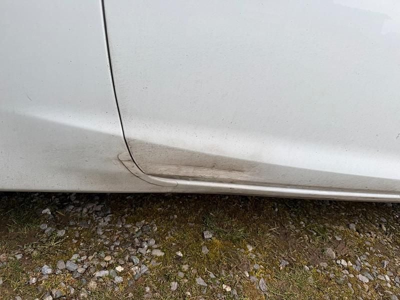 Gebraucht Ford Fiesta 97 PS (71 kW) 2012 Weiß Kleinwagen