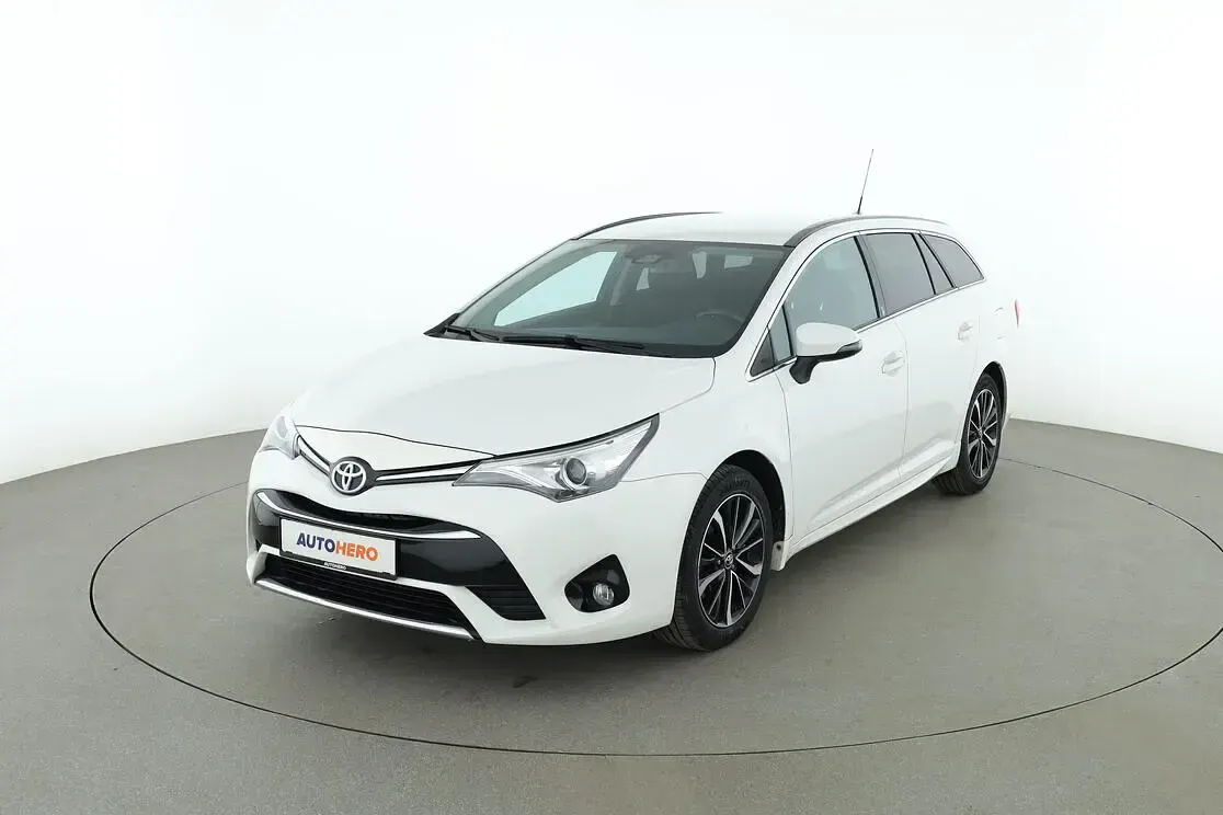 Gebraucht Toyota Avensis Team 147 PS (108 kW) 2018 Kombi