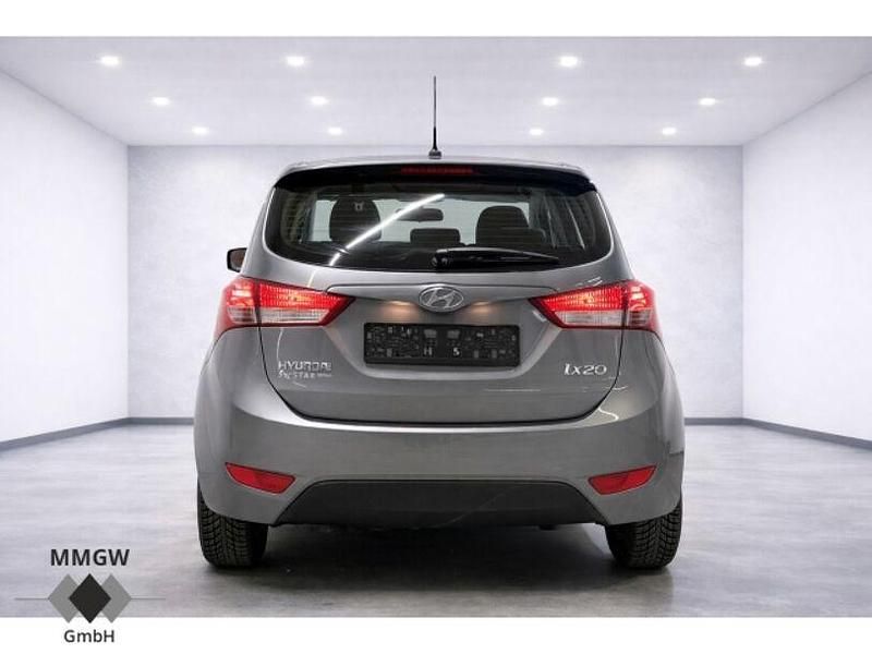 Gebraucht Hyundai ix20 Edition 90 PS (66 kW) 2013 Grau Kleinwagen