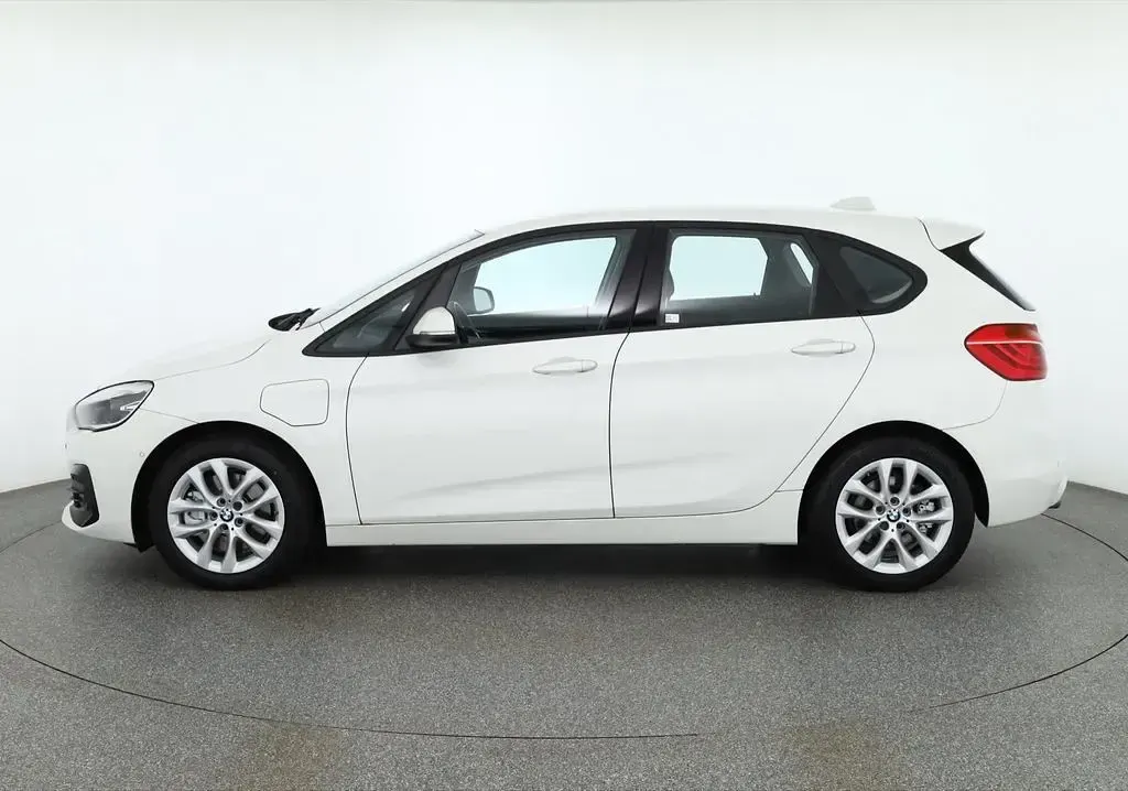 Gebraucht BMW 225 Active Tourer Advantage 224 PS (164 kW) 2019 Weiß Van / Kleinbus