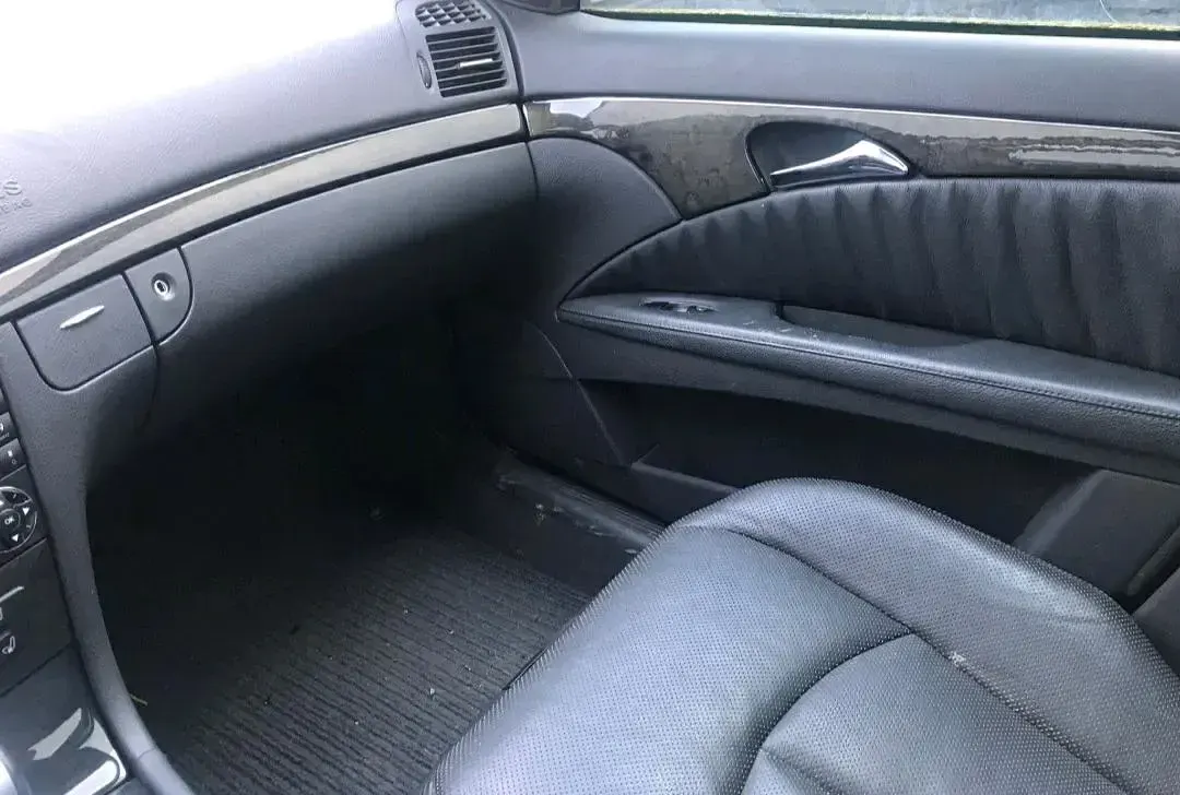 Gebraucht Mercedes E320 Avantgarde 2003 Schwarz Limousine