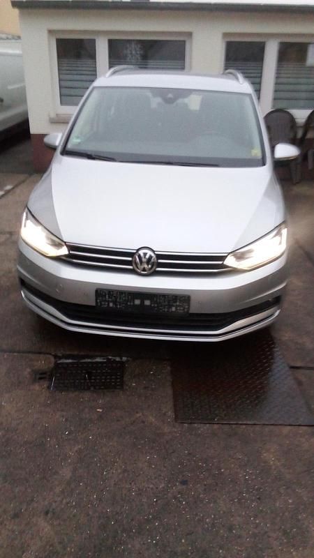 Gebraucht VW Touran 150 PS (110 kW) 2017 Silber Van / Kleinbus