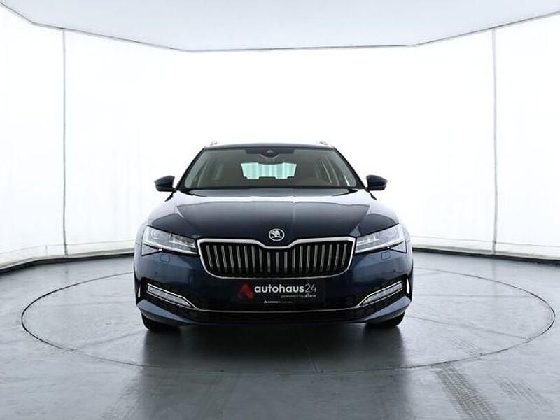 Gebraucht Skoda Superb Style 150 PS (110 kW) 2023 Blau Kombi