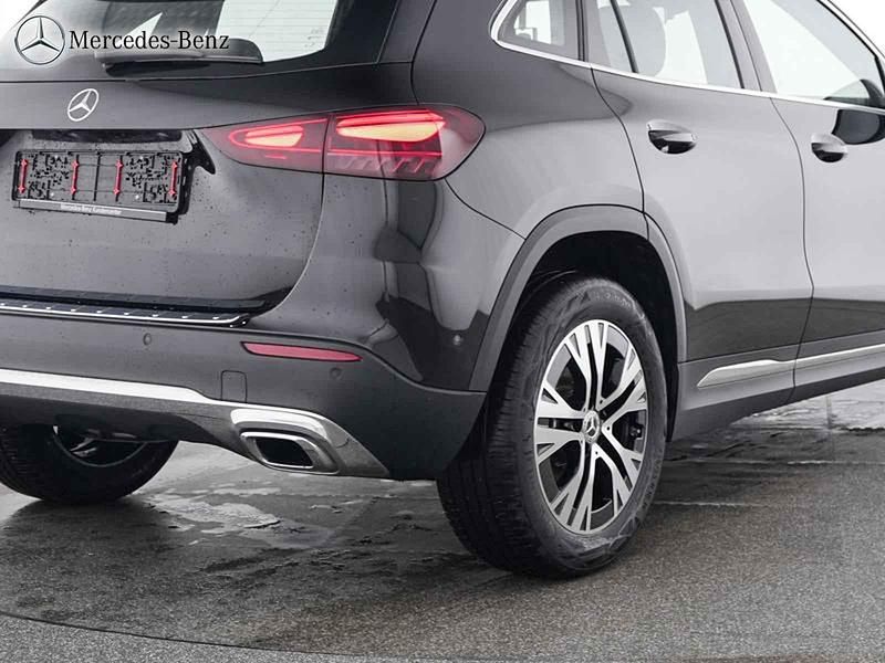 Gebraucht Mercedes GLA200 Progressive 163 PS (119 kW) 2025 Schwarz SUV