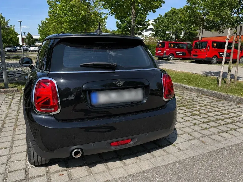 Gebraucht Mini Cooper 136 PS (100 kW) 2019 Schwarz Kleinwagen