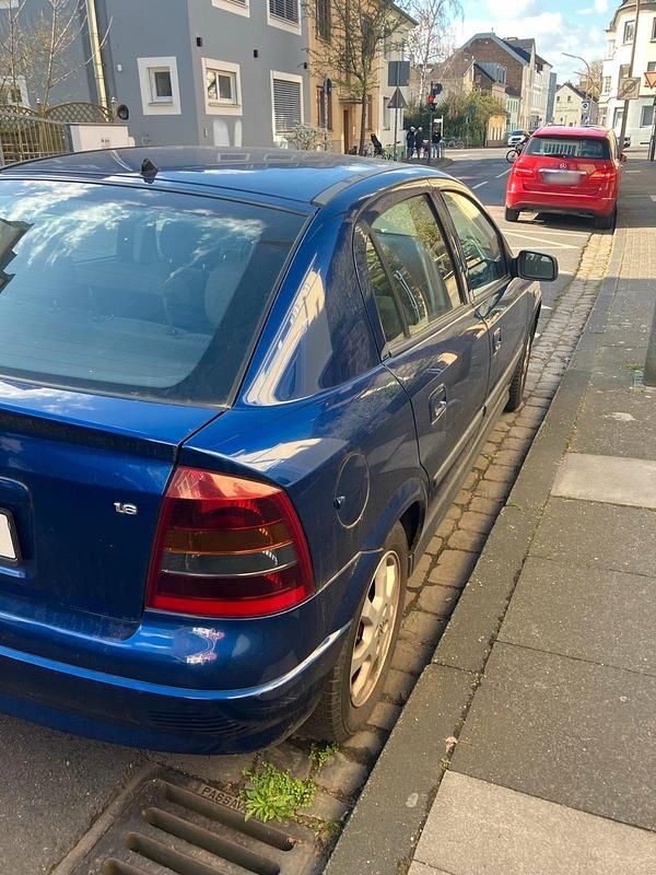 Gebraucht Opel Astra 100 PS (73 kW) 2003 Blau Coupé