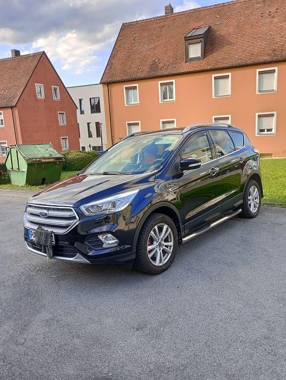 Schwarz Gebraucht 2018 Ford Kuga Cool & Connect SUV | 16.000 € (Fairer Preis) - Bild 1/4