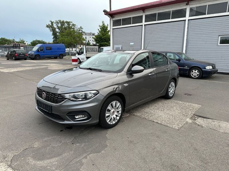 Gebraucht Fiat Tipo Lounge 120 PS (88 kW) 2017 Grau Limousine