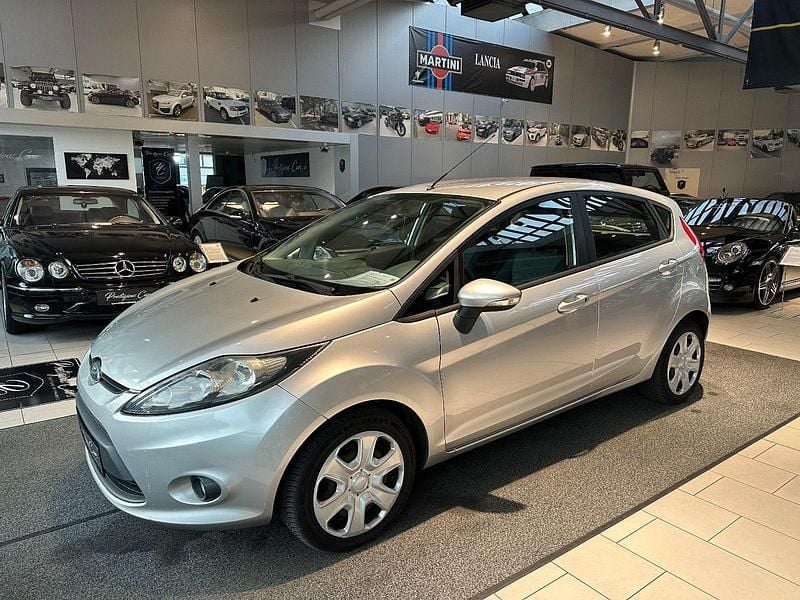 Gebraucht Ford Fiesta Trend 82 PS (60 kW) 2009 Silber Kleinwagen
