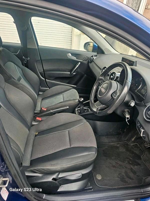 Gebraucht Audi A1 105 PS (77 kW) 2013 Blau Kleinwagen