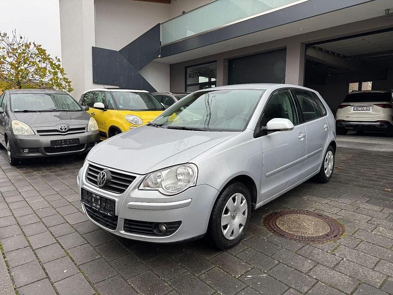 Silber Gebraucht 2009 VW Polo Comfortline Kleinwagen | 2.200 € (Guter Preis) - Bild 1/4