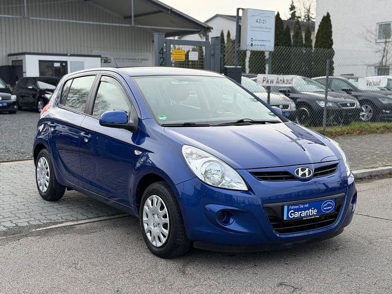 Gebraucht Hyundai i20 Edition+ 77 PS (56 kW) 2011 Blau Limousine