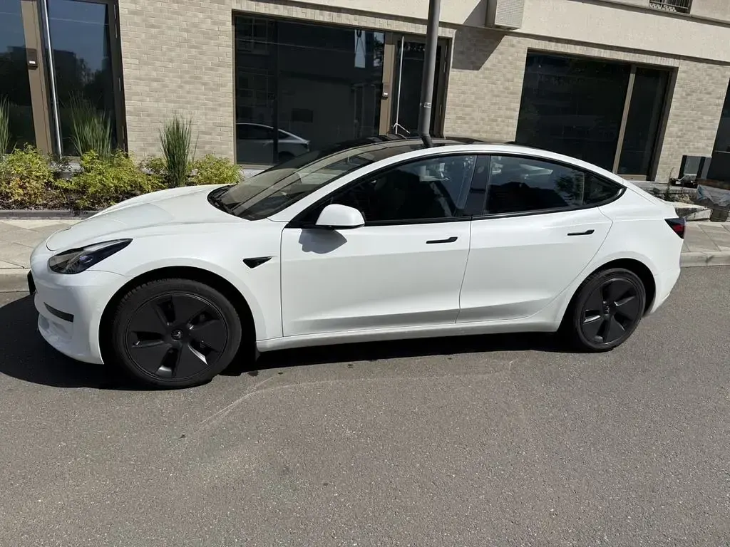 Gebraucht Tesla Model 3 Standard Range Plus 239 kW (325 PS) 2021 Weiß Limousine