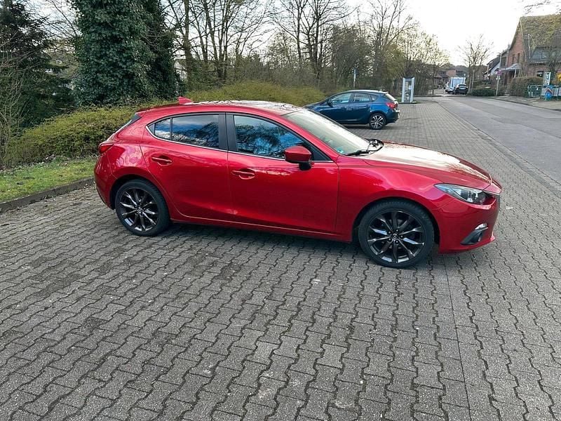 Gebraucht Mazda 3 105 PS (77 kW) 2016 Rot Limousine