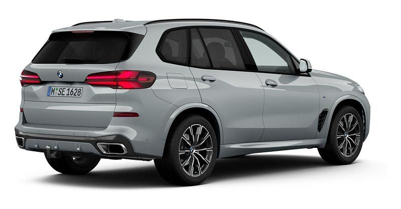 Second-hand BMW X5 Shadowline 286 CP (210 kW) 2025 Gri SUV