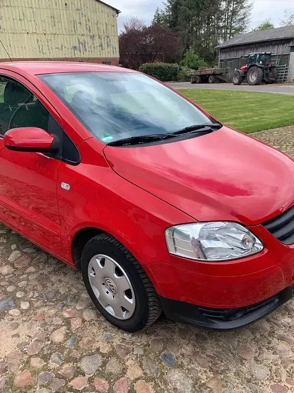 Używany VW Fox Refresh 54 KM (39 kW) 2009 Czerwony Hatchback