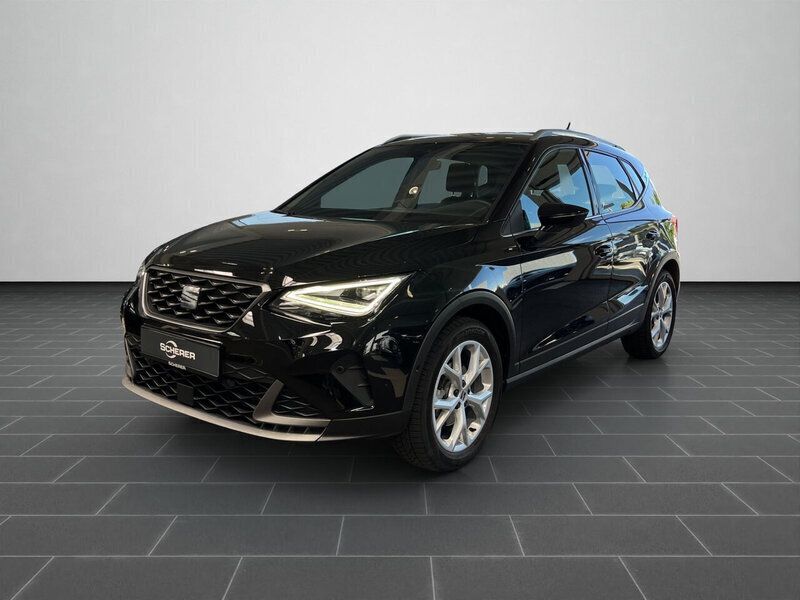 Midnight schwarz metallic (metallic) Gebraucht 2024 Seat Arona FR SUV | 21.490 € (Fairer Preis) - Bild 1/4