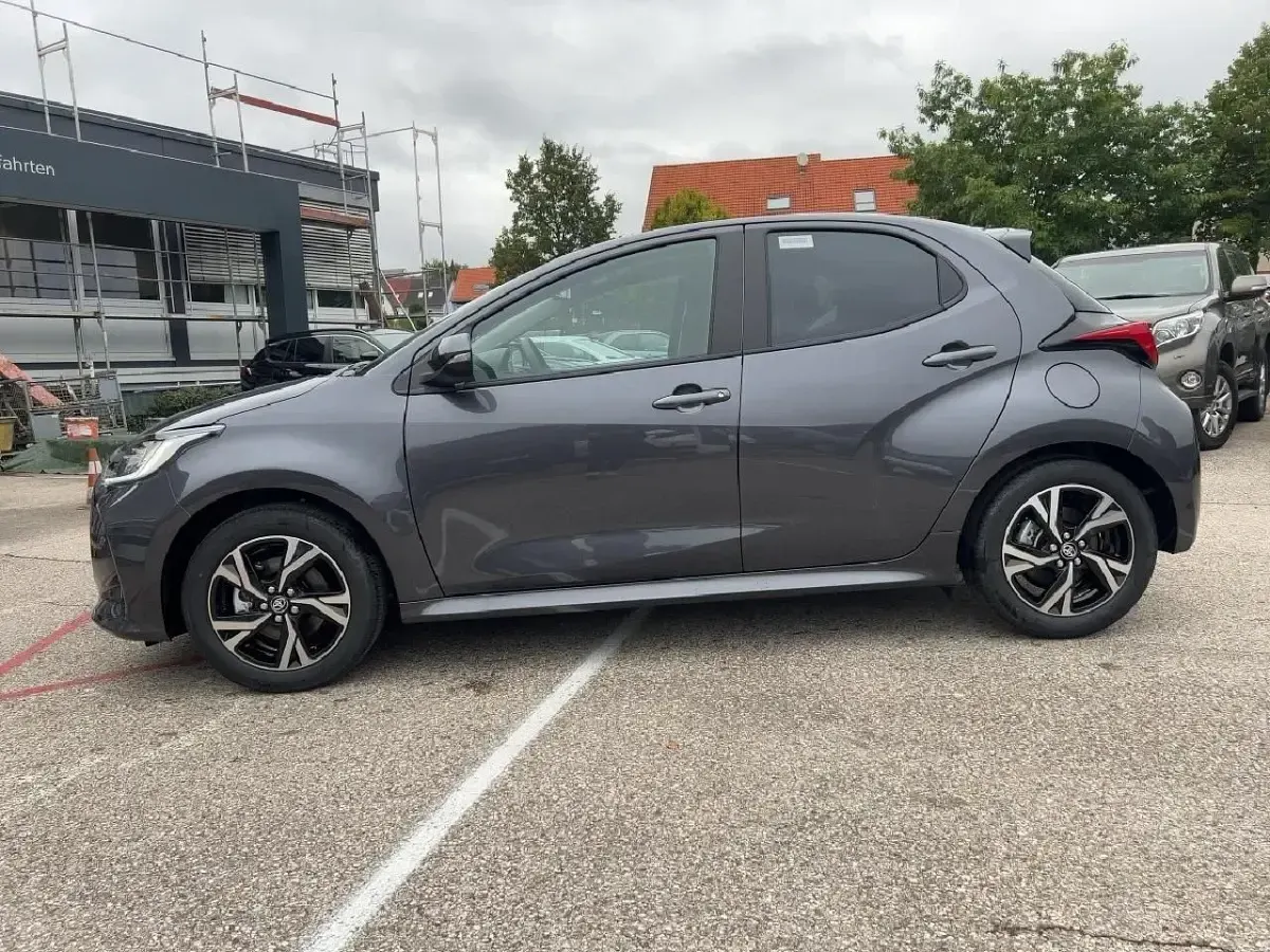 Gebraucht Toyota Yaris Comfort 116 PS (85 kW) 2025 Marlingrau Kleinwagen