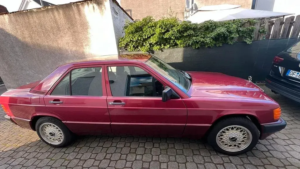 Gebraucht Mercedes 190 122 PS (89 kW) 1989 Rot Limousine