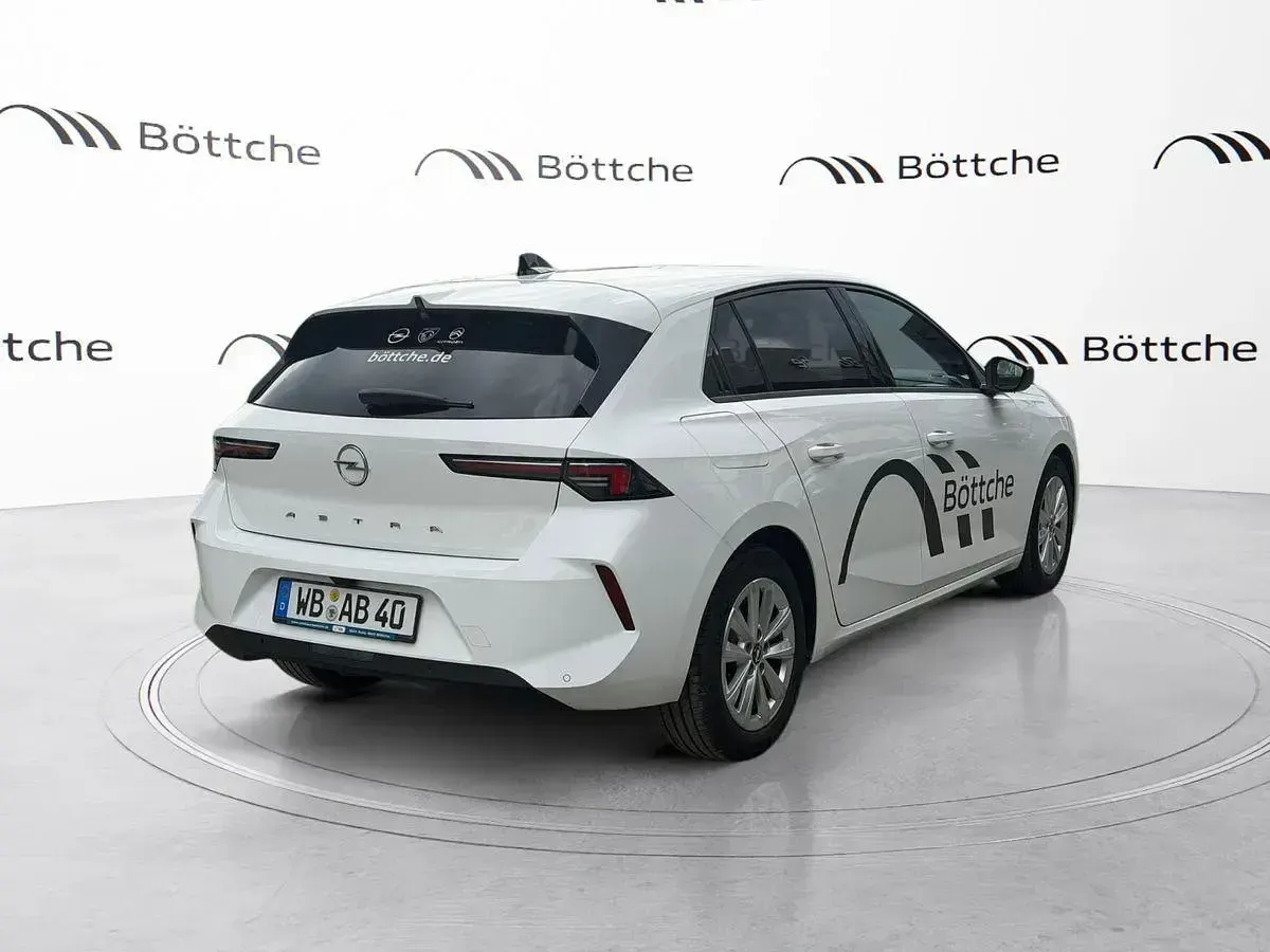Gebraucht Opel Astra Edition 131 PS (96 kW) 2021 Weiß Limousine