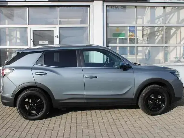 Gebraucht KGM Korando 139 kW (190 PS) 2024 Platinum gray metallic SUV