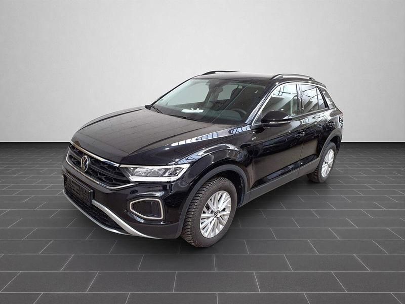 Deep black perleffekt (metallic) Gebraucht 2024 VW T-Roc Life SUV | 22.950 € (Guter Preis) - Bild 1/4