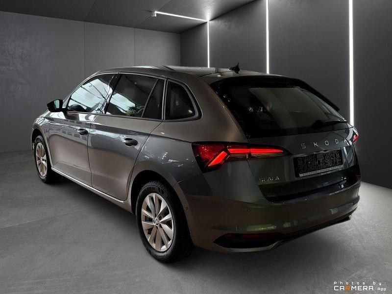 Gebraucht Skoda Scala Selection 116 PS (85 kW) 2024 Grau Kleinwagen