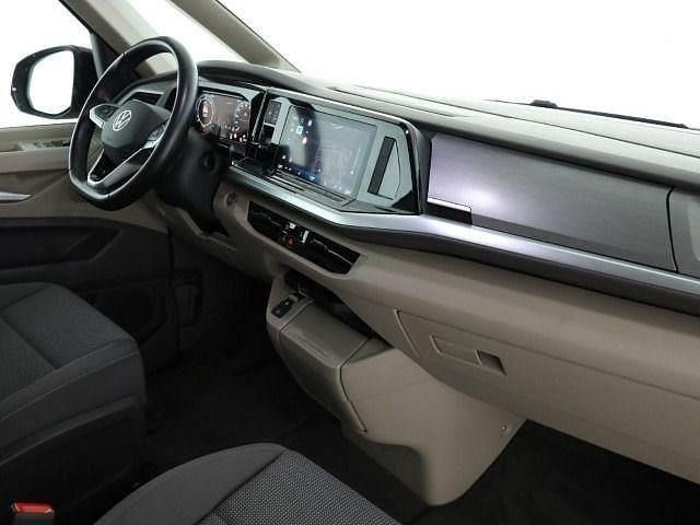 Gebraucht VW Multivan Life 150 PS (110 kW) 2024 Rot Van