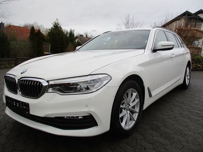 Weiß Gebraucht 2019 BMW 520 Kombi | 15.999 € (Fairer Preis) - Bild 1/4