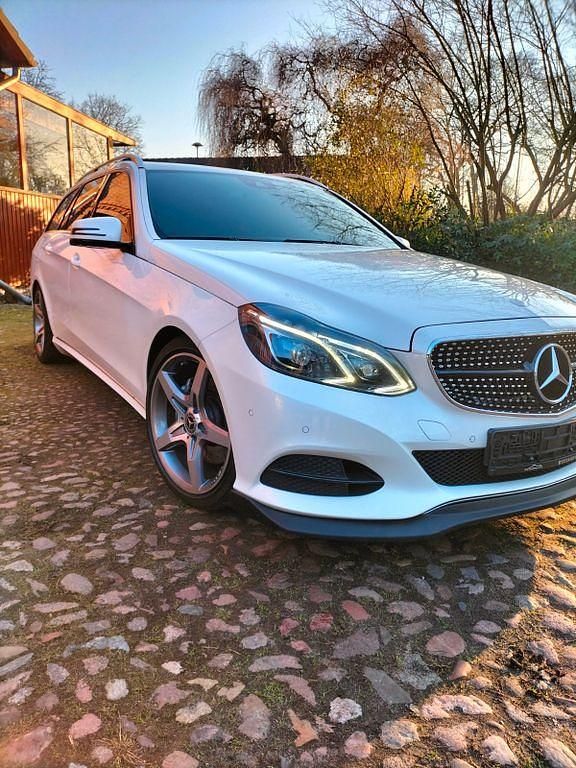 Gebraucht Mercedes E200 Avantgarde 136 PS (100 kW) 2013 Weiß Limousine